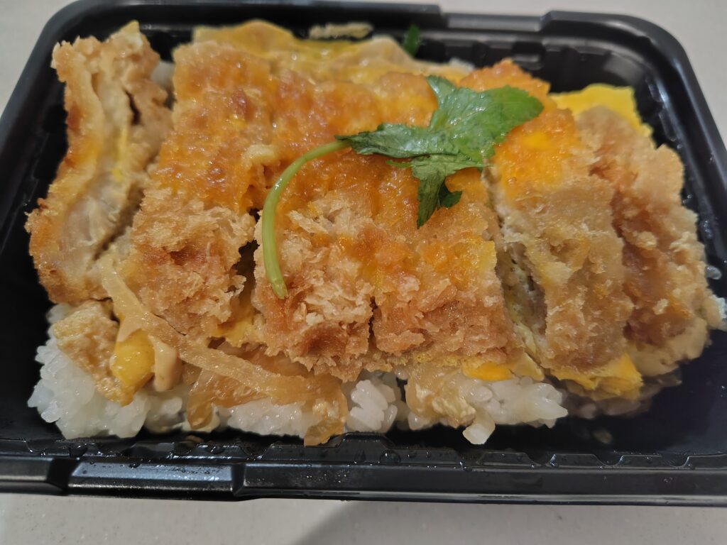 ロースかつ重(カナダ産三元豚使用)